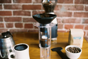 Pictured is the Aeropress. A detailed explanation of how the device works can be found at http://stumptowncoffee.com/brew-guides/aeropress/