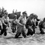 Douglas_MacArthur_lands_Leyte1